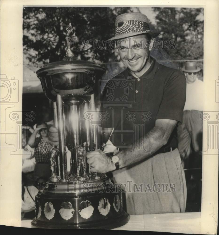 1957 Press Photo Sam Snead Smiles WIth Trophy After Winning Dallas Golf Open- Historic Images