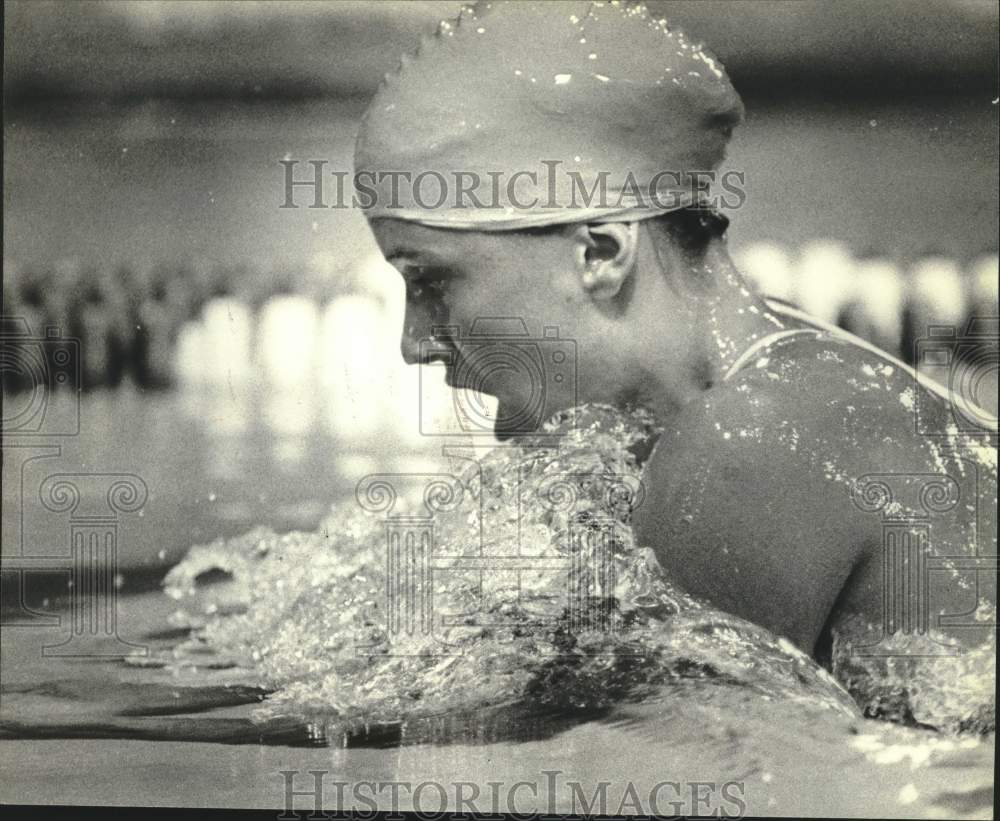 1983 Press Photo Kathy Treible Swims 200 Meter Breaststroke - mjt20991- Historic Images