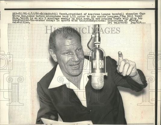 1960 Press Photo Chicago White Sox Owner on "The Bill Veeck Show" on radio- Historic Images