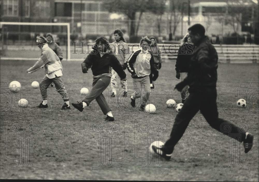 1988 Press Photo Brian Tompkins Hopes To Get Running Start On Soccer Season- Historic Images