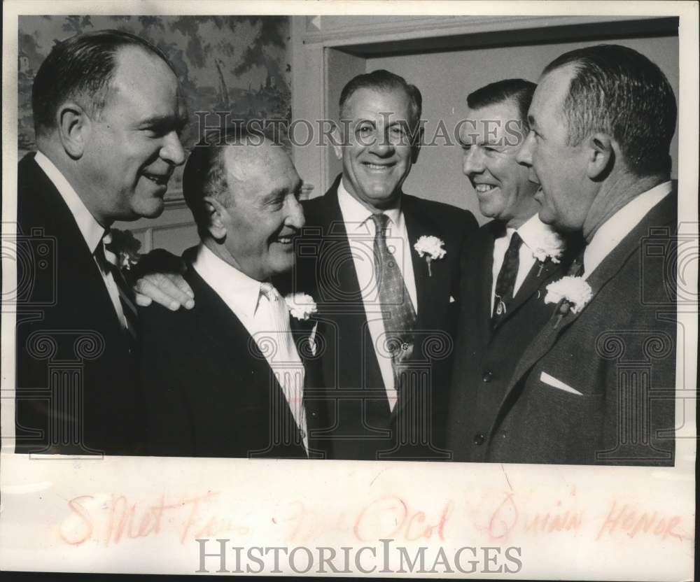 1958 Press Photo Braves general manager honored at Wisconsin Club in Milwaukee- Historic Images