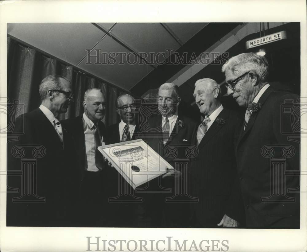 1971 Press Photo Wisconsin Hall of Fame inducted six new members at the arena