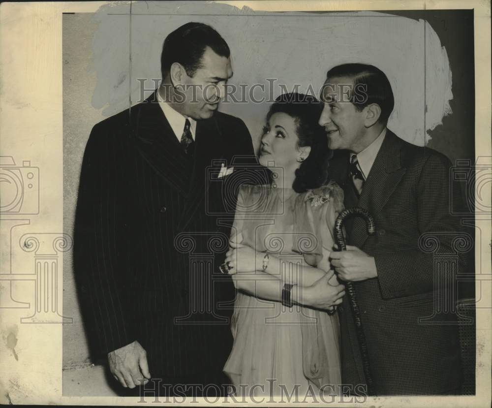 1941 Press Photo Jack Dempsey With Arline Judge And Lou Holtz, Riverside Theater- Historic Images