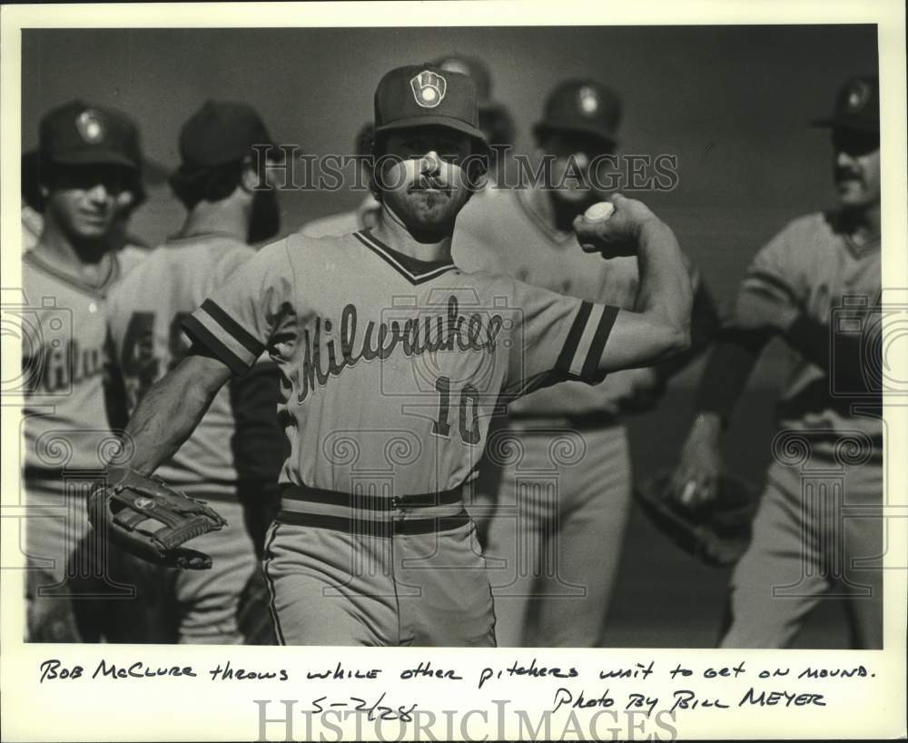 1982 Press Photo Milwaukee Brewer Pitcher Bob McClure Throws In Spring Training- Historic Images