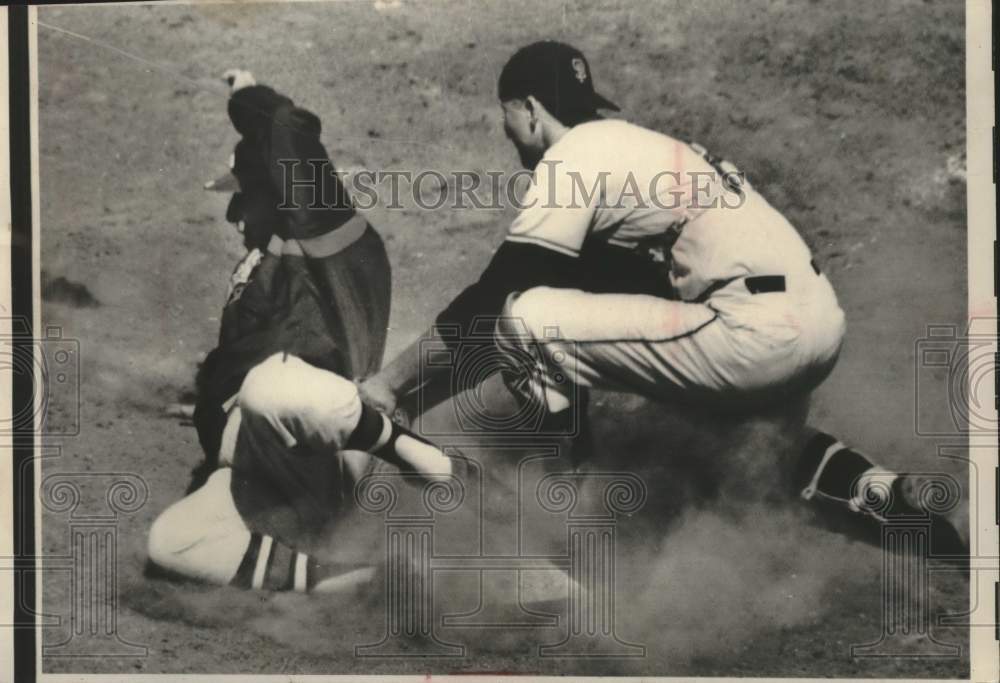 1949 Press Photo Baseball player Warren Spahn slides across home plate- Historic Images