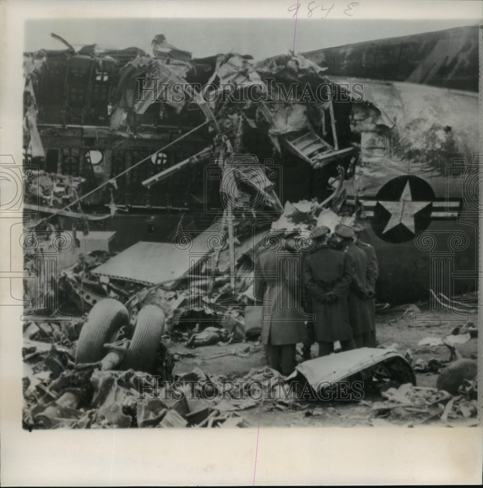 1952 Press Photo Air Force C-124 Globemaster Plane Crash, Moses Lake, WA- Historic Images