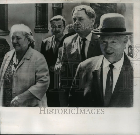 1966 Press Photo Nikita Khrushchev and wife vote near home in Moscow - mjw00201- Historic Images