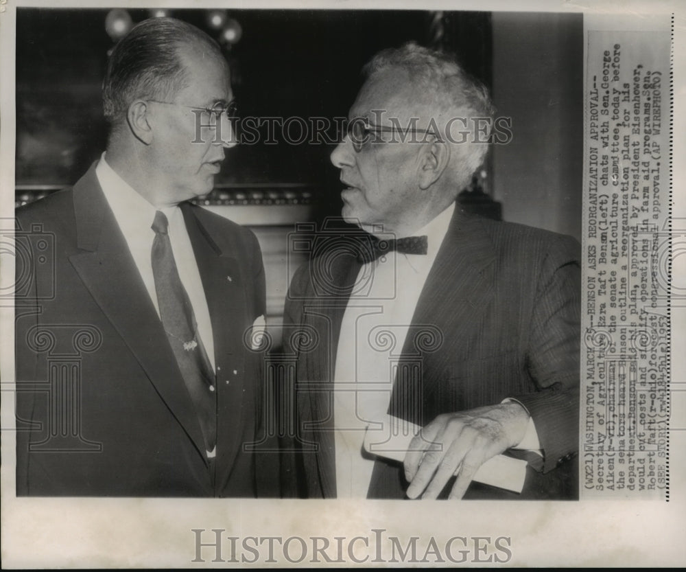 1953 Press Photo Sec. of Agriculture Ezra Taft Benson Senator George Aiken- Historic Images