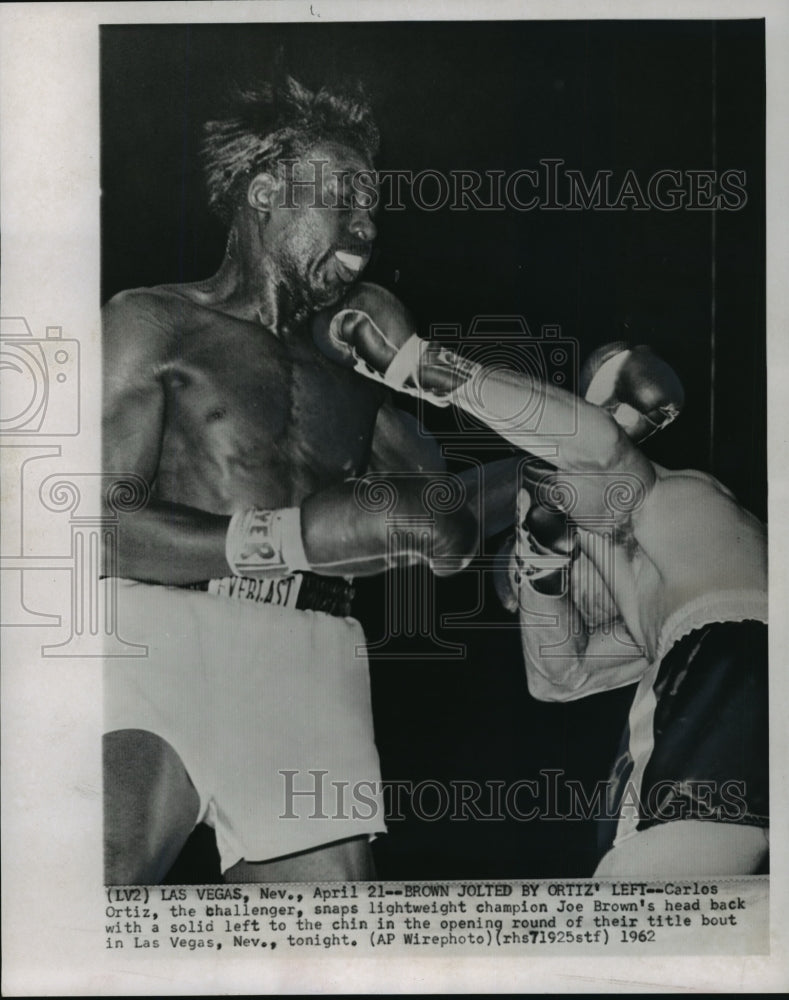 1962 Press Photo Carlos Ortiz and Lightweight Champion Joe Brown, Las Vegas, NV- Historic Images