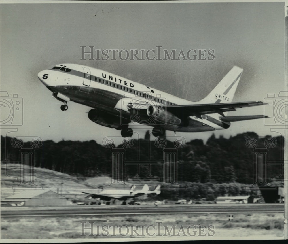 1967 Press Photo Boeing 737-200 jet sets off on maiden flight in Seattle WA.- Historic Images