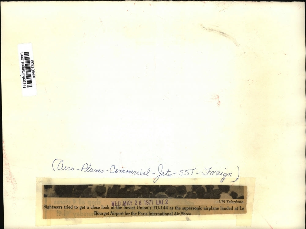 1971 Press Photo Soviet Union's new supersonic plane, TU-144 lands in Paris.