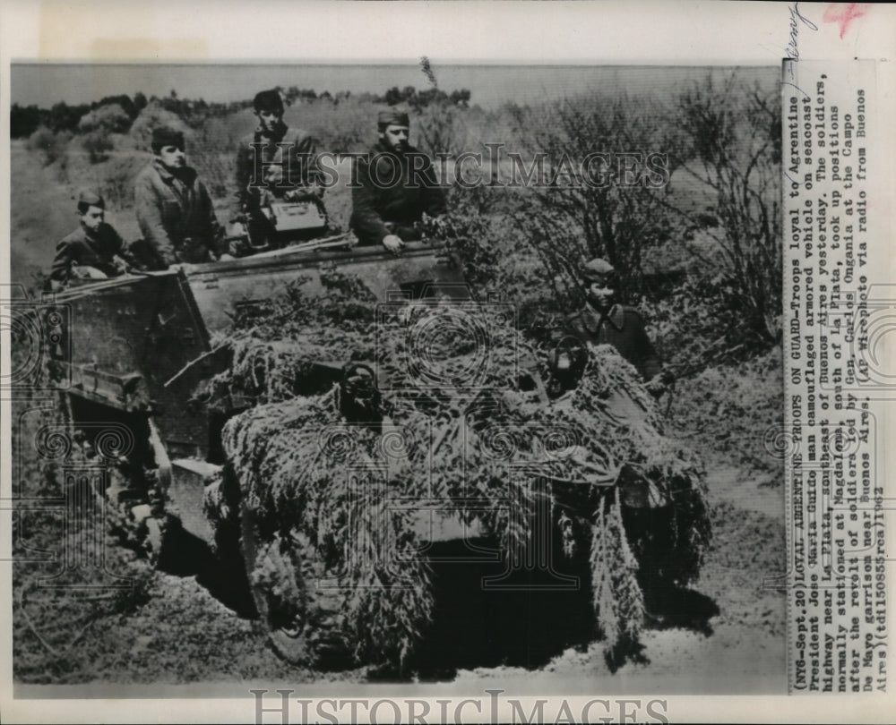 1962 Press Photo Troops in Camouflaged Armored Vehicle, La Plata Seacoast, AR- Historic Images