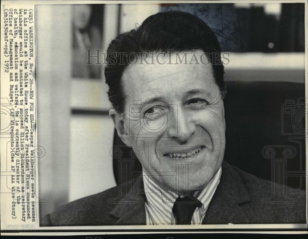 1972 Press Photo Caspar Weinberger at White House press conference. - mjw01693- Historic Images