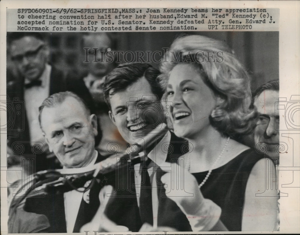 1962 Press Photo Edward Kennedy and wife Democratic Convention, Springfield, MA- Historic Images