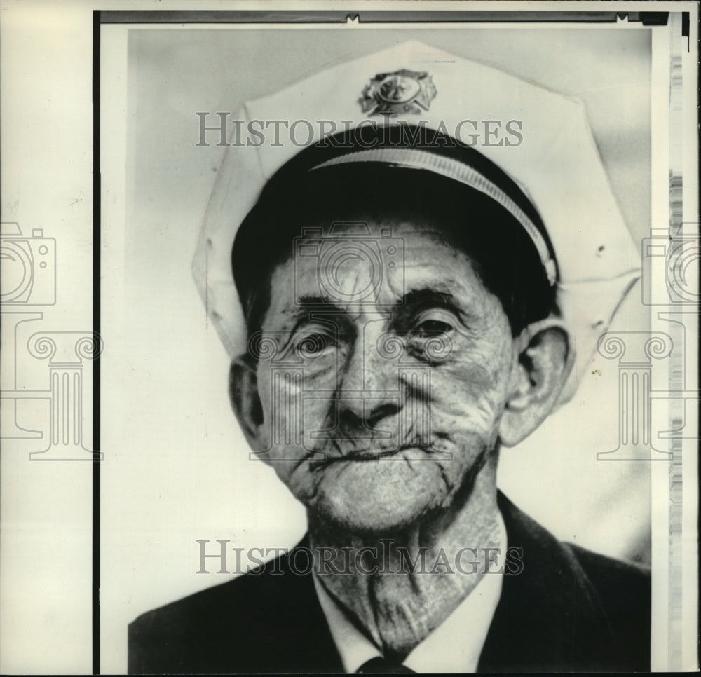 1972 Press Photo Elmwood Place Volunteer Fire Department Honors Danny King, OH- Historic Images