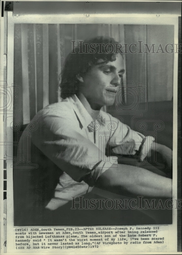 1972 Press Photo Joseph P. Kennedy III at Aden, South Yemen airport - mjw02263- Historic Images