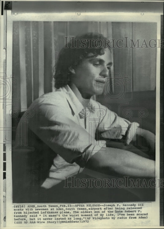 1972 Press Photo Joseph P. Kennedy III at Aden, South Yemen airport - mjw02263- Historic Images