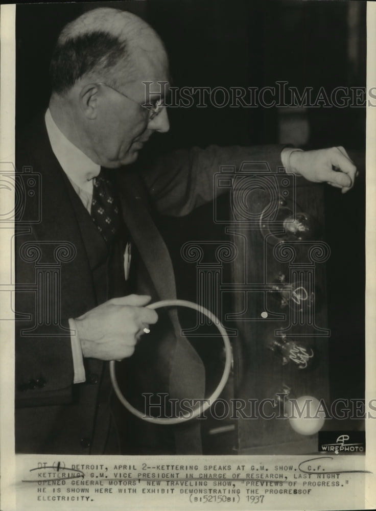 1937 Press Photo C.W. Kettering opens General Motors Traveling Show, Detroit, MI- Historic Images