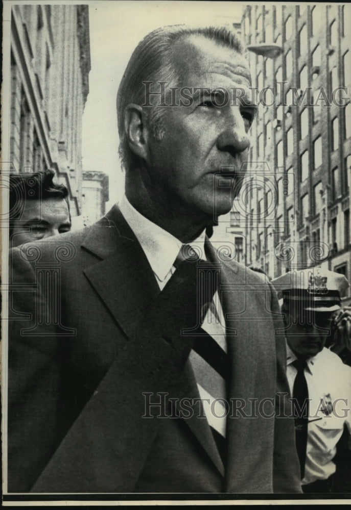 1973 Press Photo Spiro T. Agnew tells newsmen he is resigning. - mjw02538- Historic Images