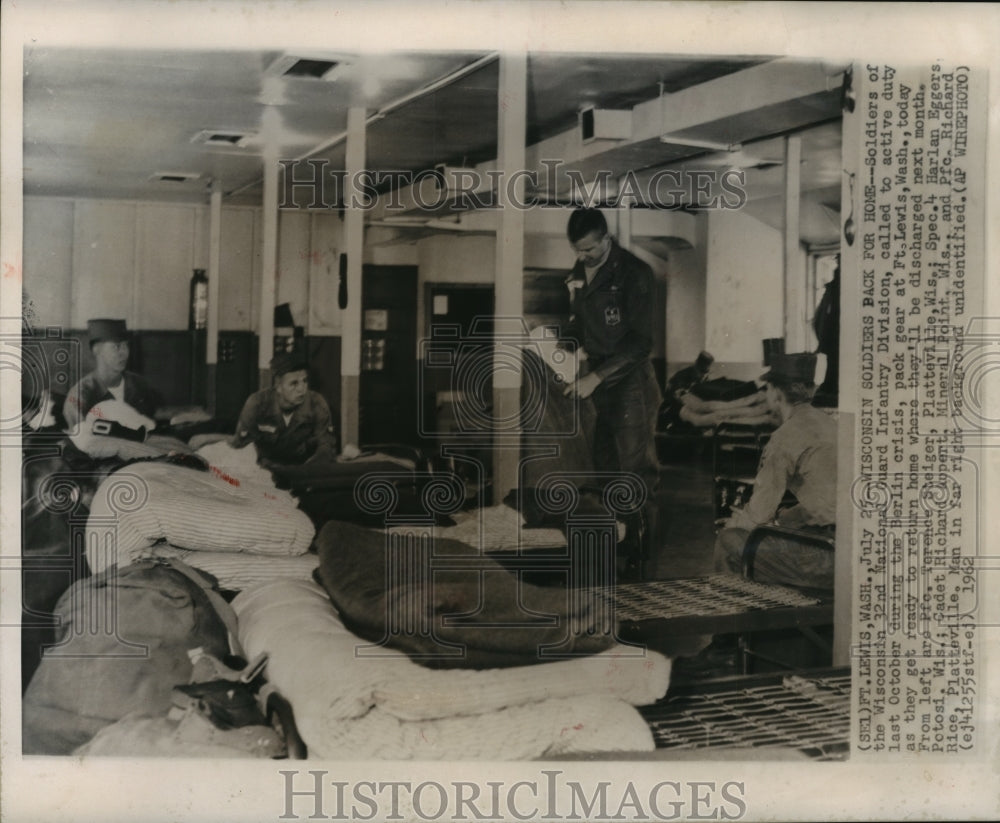 1962 Press Photo Wisconsin National Guard Pack Gear to Return Home, Ft Lewis, WA- Historic Images