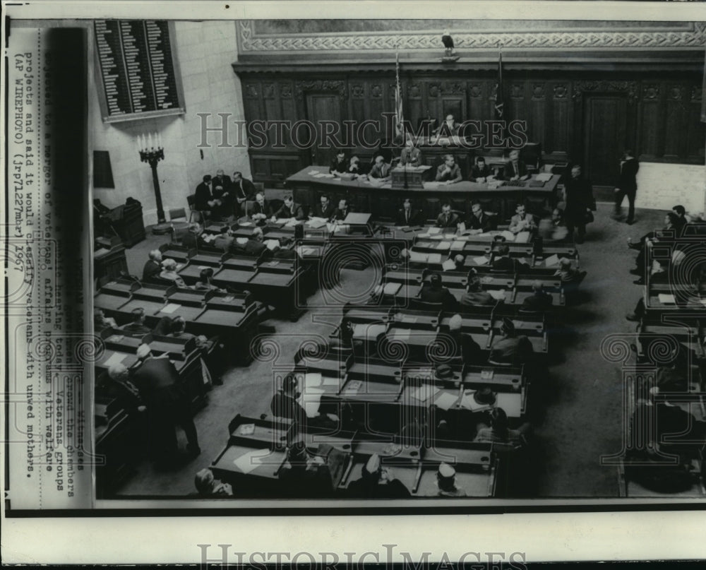 1967 Press Photo Witnesses protest Veterans and Welfare Merger WI State Assembly- Historic Images