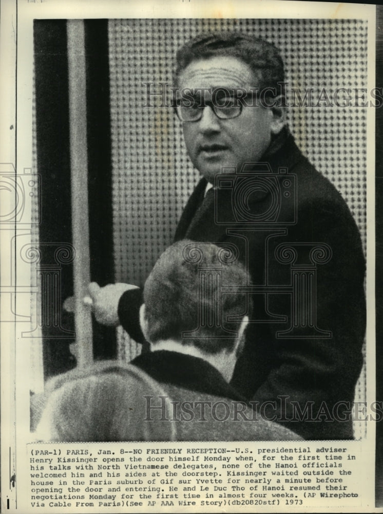 1973 Press Photo U.S. President Adviser Henry Kissinger meets Vietnam officials- Historic Images