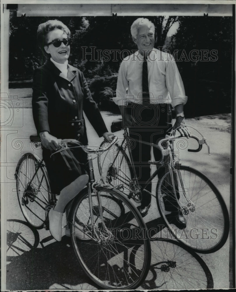 1966 Press Photo Governor Warren P. Knowles & his wife about to ride bikes, WI- Historic Images