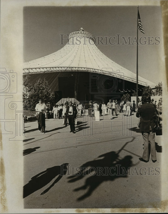 1974 Press Photo People attend the World Fair in Spokane, Washington - mjw05651