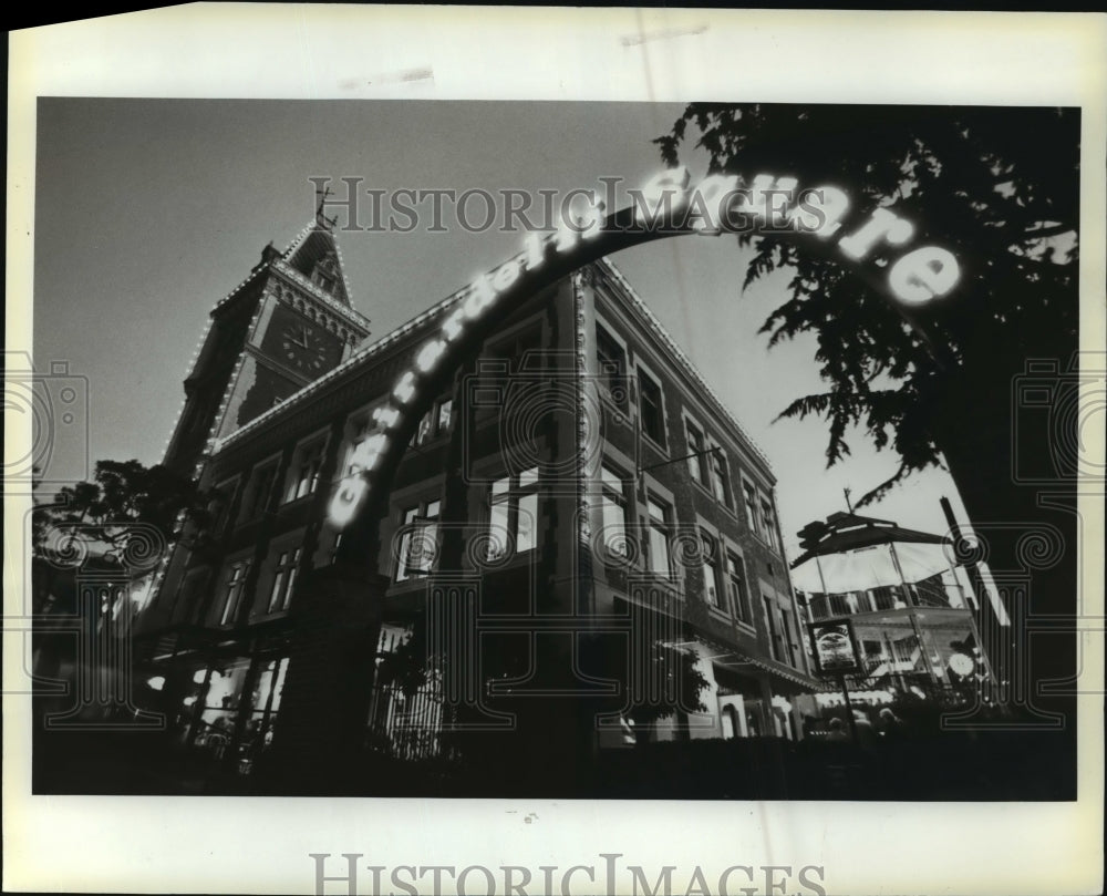 1984 Press Photo sign of the Ghirardelli Square near Fisherman's Wharf, CA- Historic Images