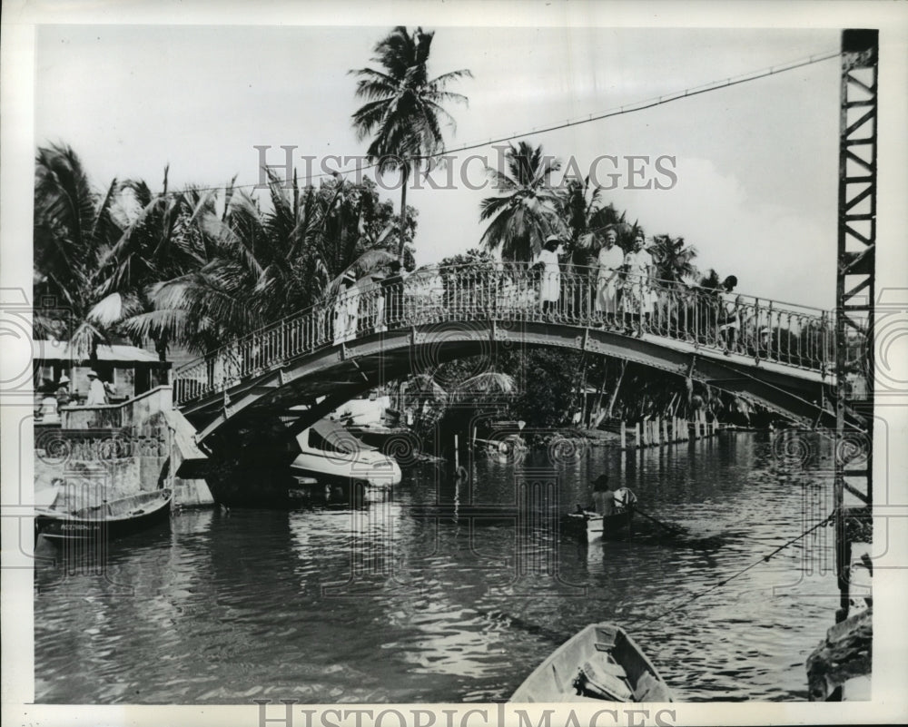 1942 Press Photo People Stand On Bridge Over A Canal In Martinique - mjw05947- Historic Images