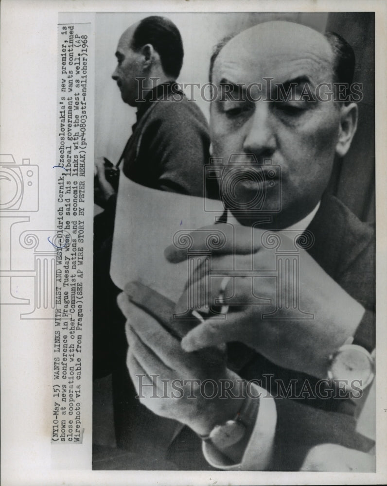 1968 Press Photo Czechoslovakian Premier Oldrich Cernik, news conference, Prague