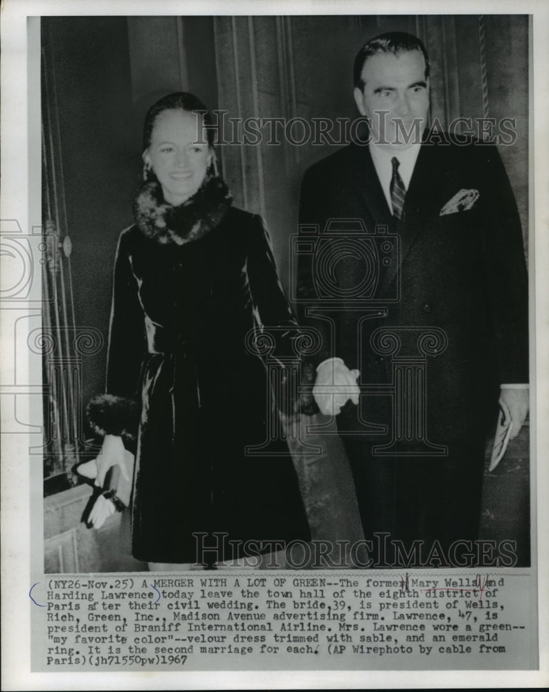 1967 Press Photo business executives Mary Wells &amp; Harding Lawrence wed in Paris- Historic Images