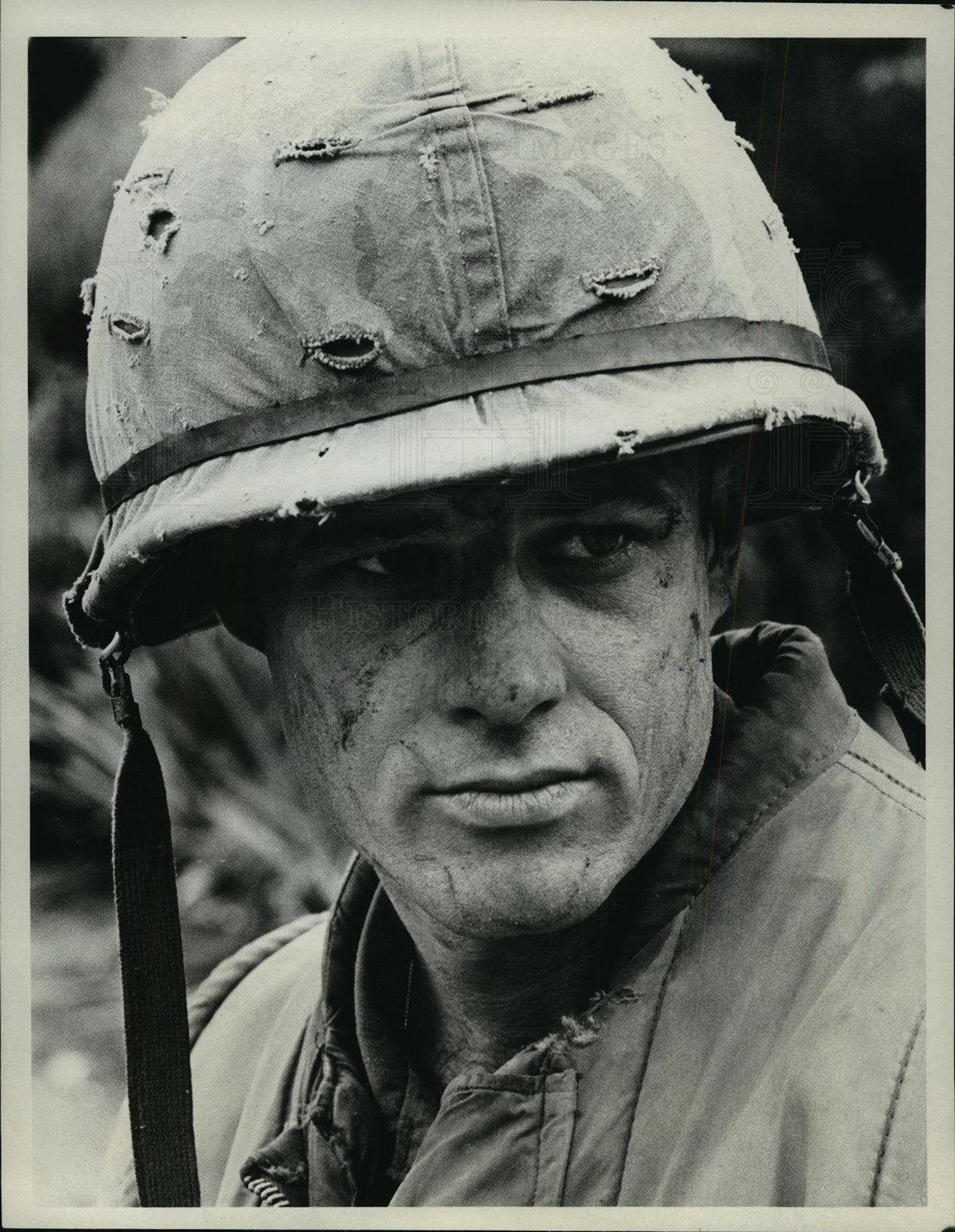 1980 Press Photo Brad Davis as Marine Lt. Philip Caputo in A Rumor Of War- Historic Images