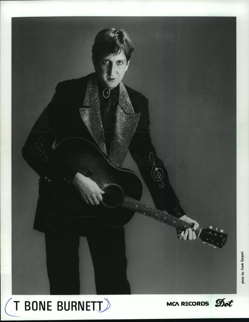 Load image into Gallery viewer, Press Photo T Bone Burnett - mjx00249
