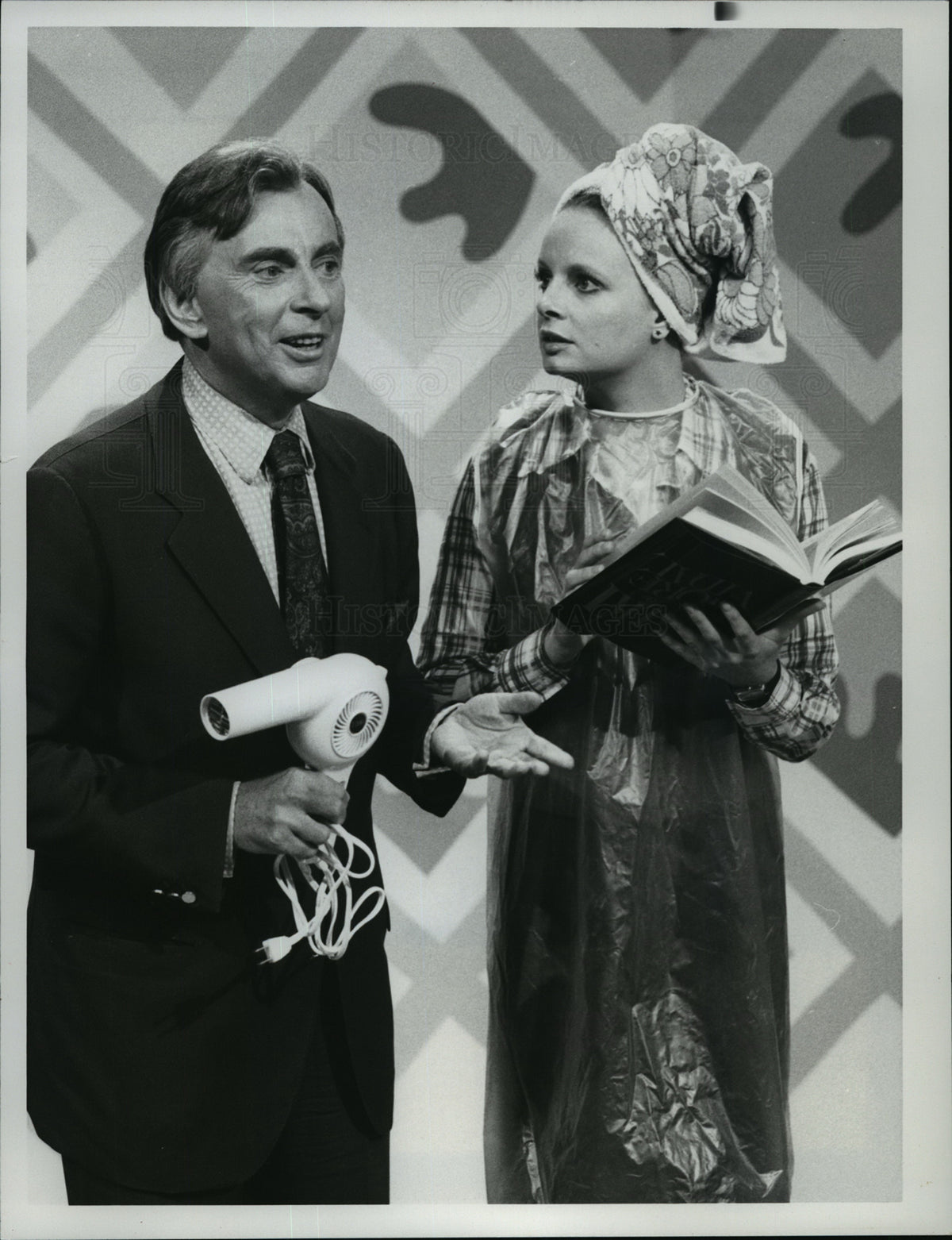 1978 Press Photo Gore Vidal &amp; Claire Faulconbridge on Laugh-In - mjx00303