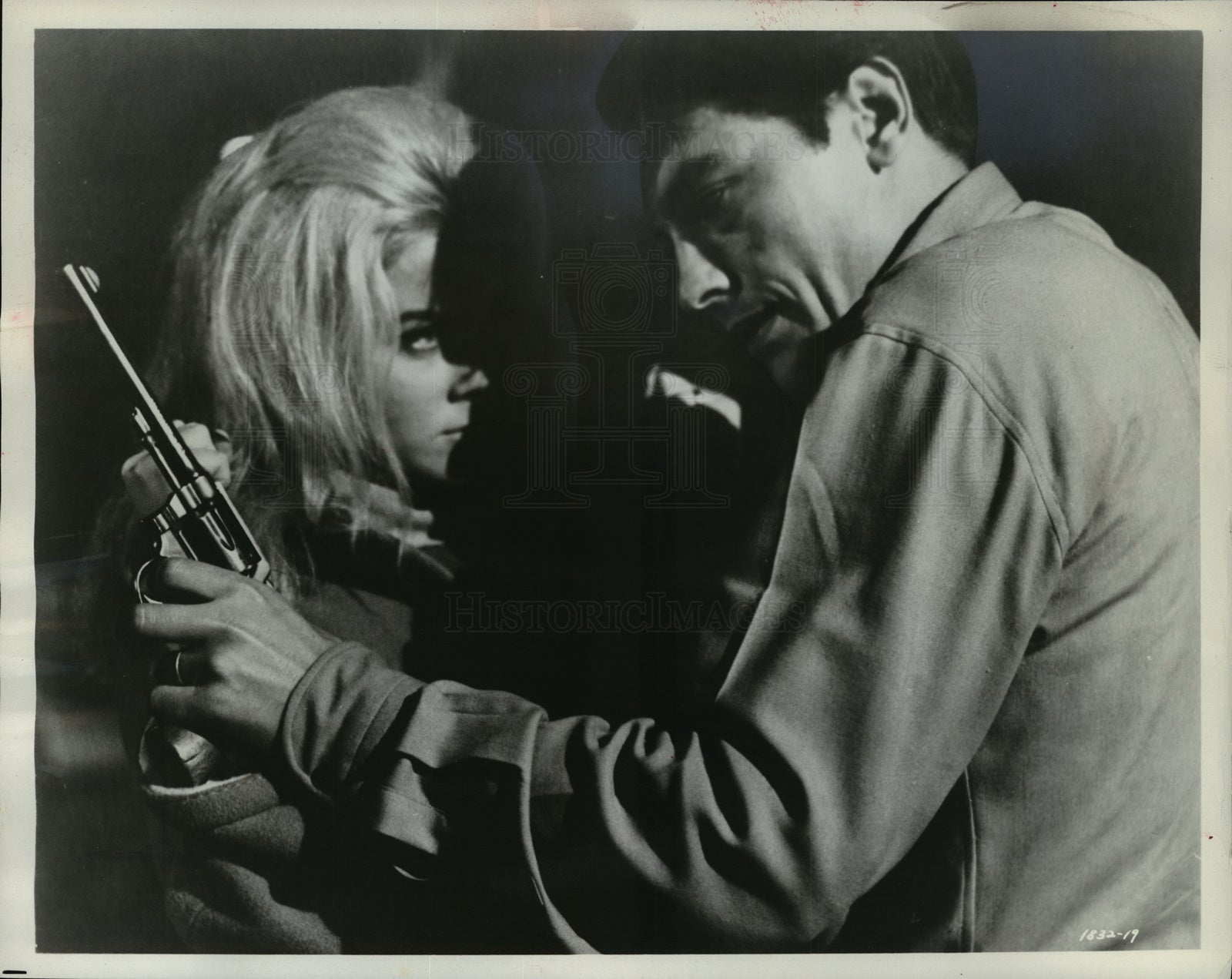 1965 Press Photo Ann-Margaret and Alain Delon in Once a Thief - mjx00572