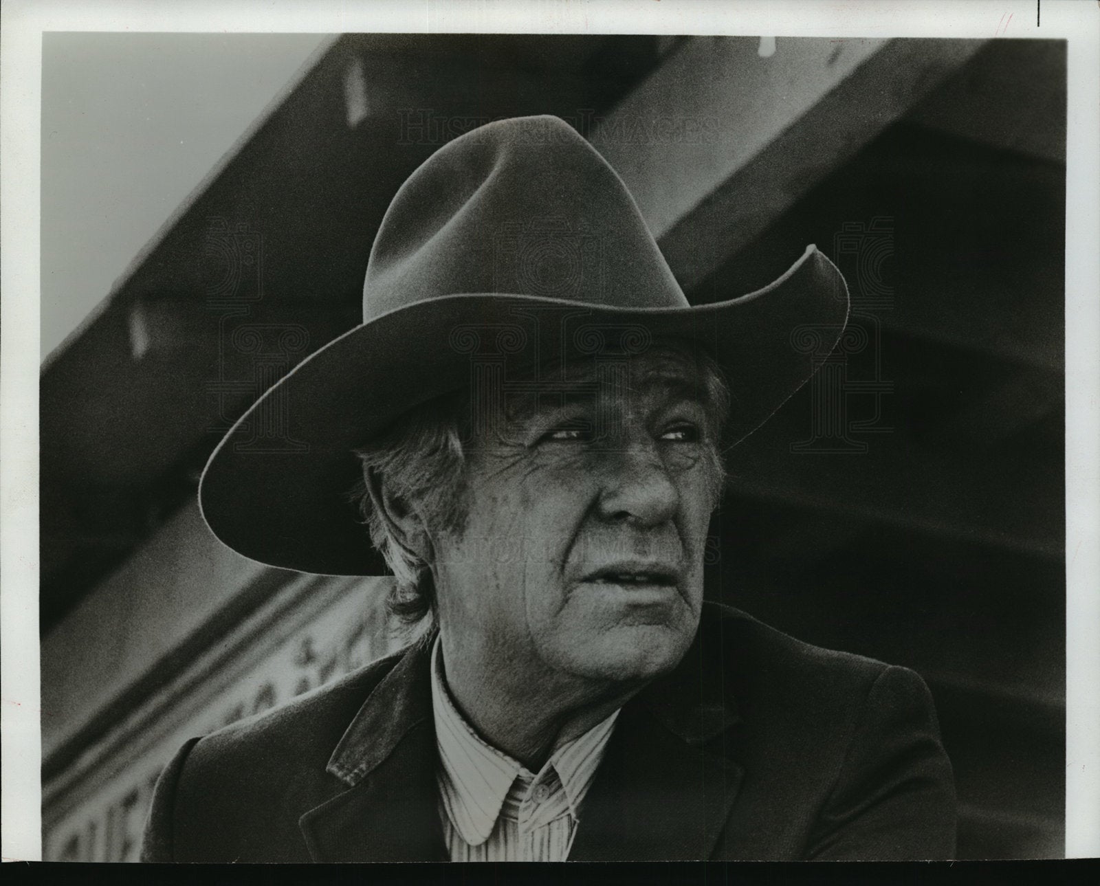 1976 Press Photo Sheriff Jim Davis rides herd in Law of the Land, a TV movie