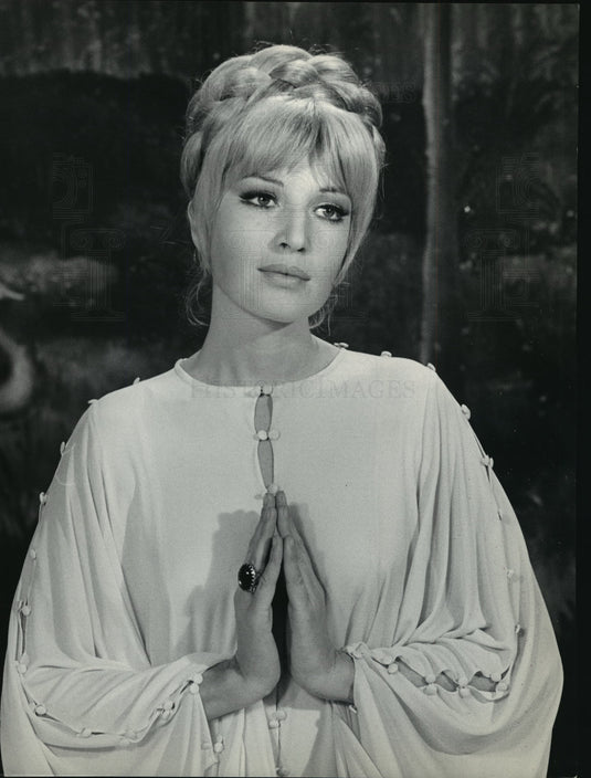 1969 Press Photo Monica Vitti in On My Way to the Crusade, I Met A Girl Who...