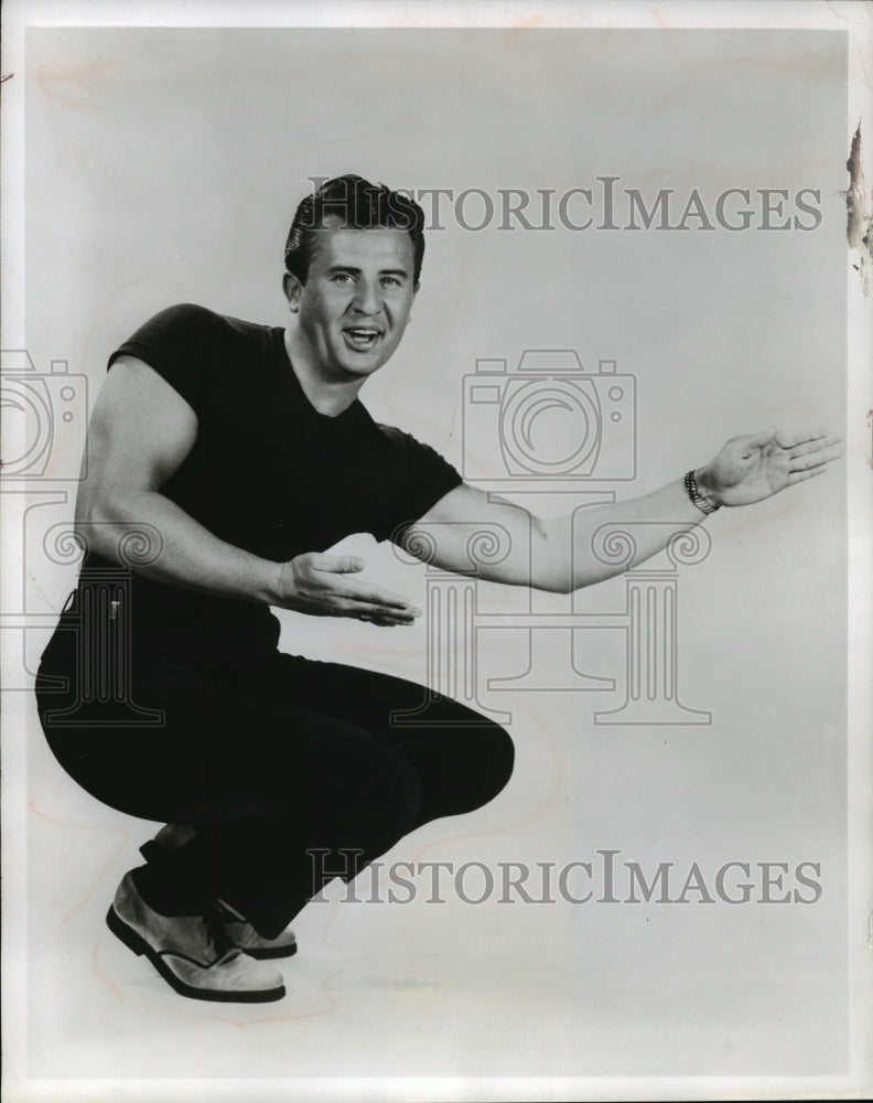 1968 Press Photo Ed Allen Teaches Exercises for Women - mjx01472- Historic Images