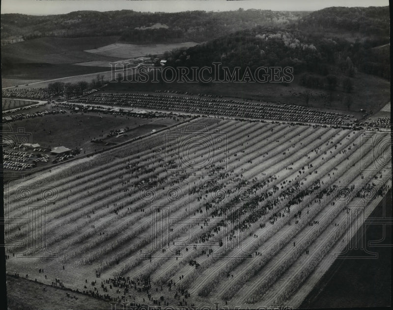 Load image into Gallery viewer, 1940 Press Photo Farm of Oskar W Gutknecht &amp; Sons in Bear Valley - mjx02749
