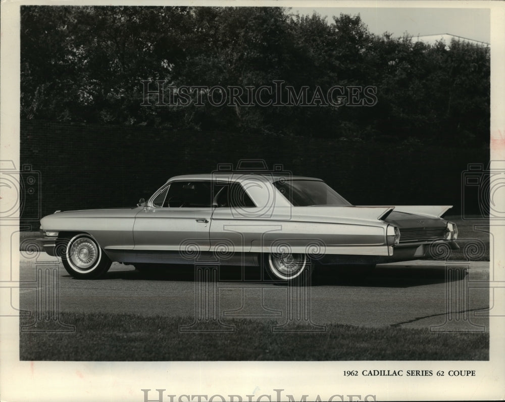 1961 Press Photo Cadillac Series 62 Coupe - mjx02817- Historic Images