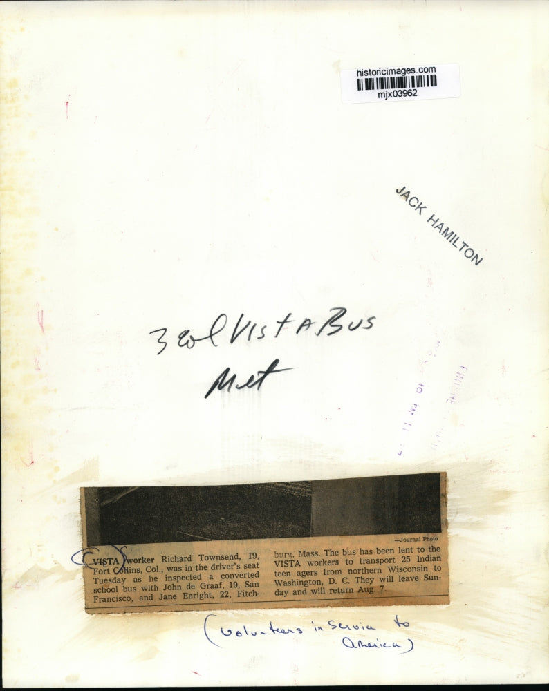 1966 Press Photo Vista worker Richard Townsend on the driver's seat of new bus