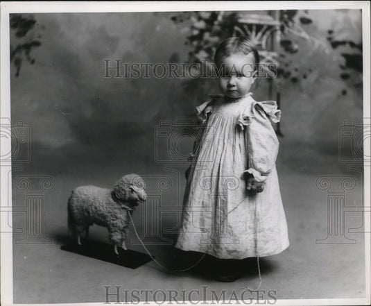 1965 Press Photo Daughter Ruth's favorite picture - mjx04209