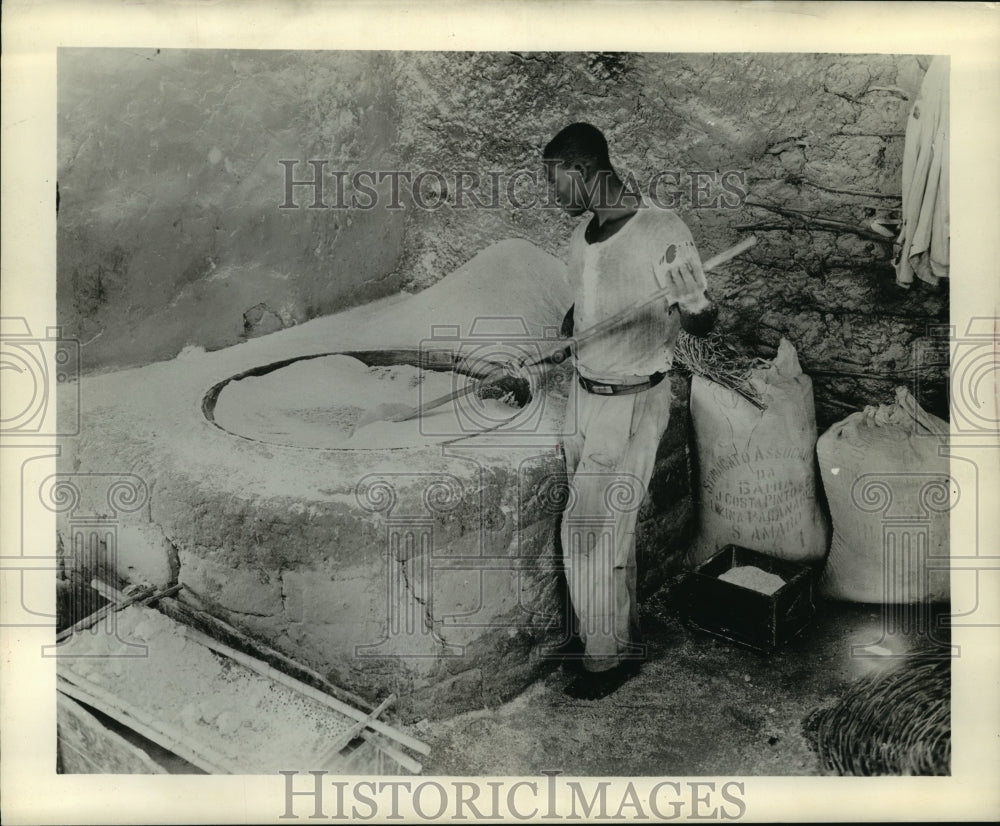 1946 Press Photo Brazil - Agriculture, Manieca flour processing - mjx04810- Historic Images