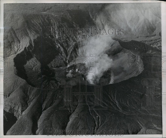 1955 Press Photo Volcano near San Jose, Costa Rica - mjx04922