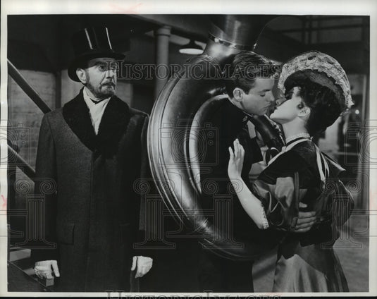 Press Photo Clifton Webb & others in Stars and Stripes Forever - mjx06904- Historic Images