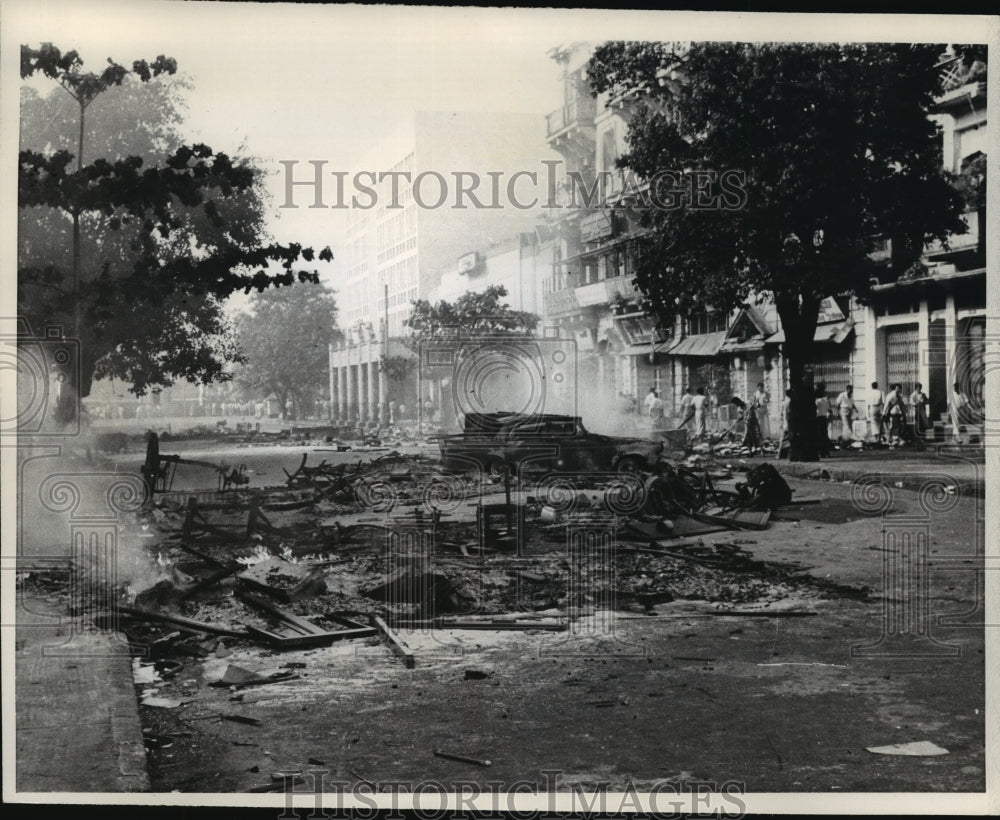 1967 Press Photo Burned automobiles and debris litter the street in Rangoon- Historic Images