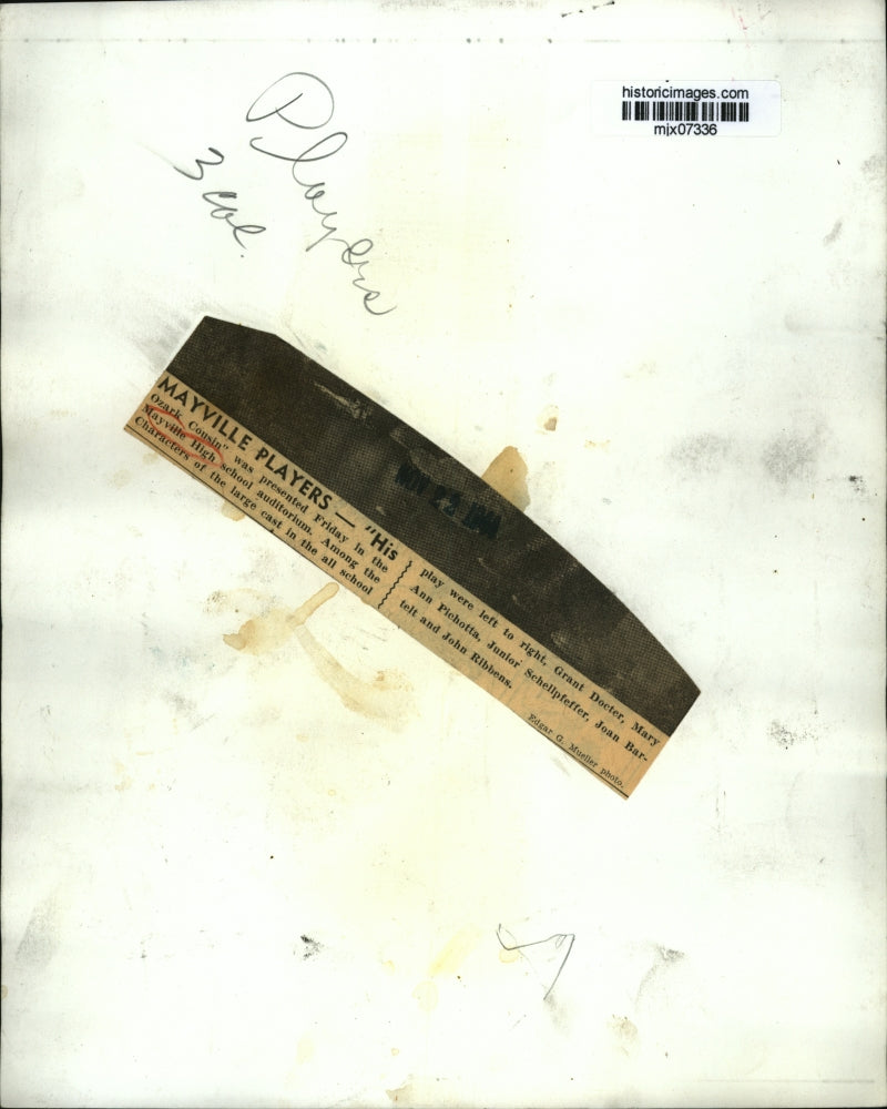 1944 Press Photo Ozark Cousin presented in the Mayville High School auditorium