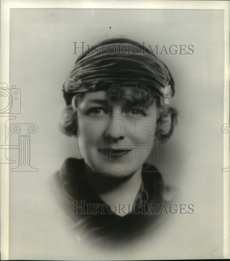 1938 Press Photo Mrs. Richard Whitney being questioned in New York - mjx07567