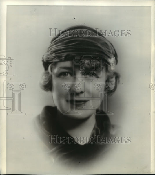 1938 Press Photo Mrs. Richard Whitney being questioned in New York - mjx07567